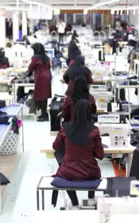 استخدام نیروی کار خیاط خانم