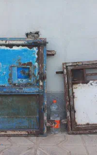 در درب آغل کفتر چخ