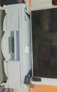 زیر تلویزیون استفاده شده