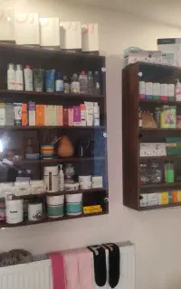 دو عدد شلف دیواری درب شیشه ای mdf