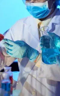 آماده همکاری با مدارس (دبیر شیمی)
