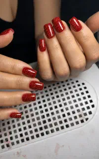 آموزش کاشت ناخن