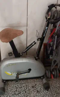 دوچرخه ثابت ورزشی