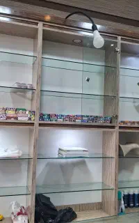 قفسه وکمی مغازه