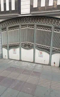 درب پارکینگ یا حیاتی جنس قدیمی و محکم