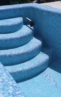 اجرای کاشی استخر و جکوزی