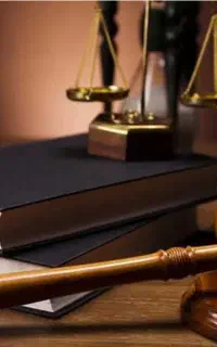 وکیل پایه یک دادگستری