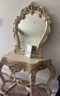 آینه و کنسول