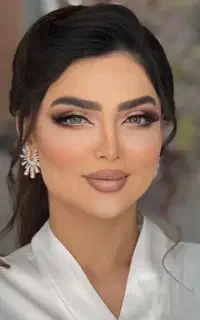 شنیون ومیکاپ حرفه ای فقط و فقط۹۰۰