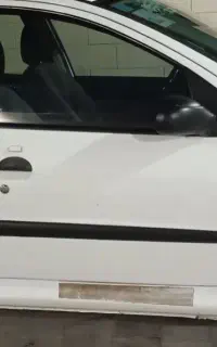 ۲۰۶ مدل ۱۴۰۱ بدون رنگ تمیز زیر فی