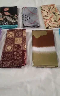 تعداد روسری ولباس بچگانه
