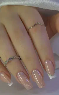 خدمات کاشت ناخن