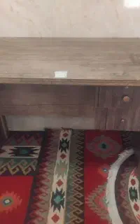 میز تحریر یا برای فروشندگی