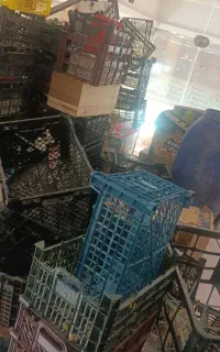 سبد میوه و کارتن موز تعداد بالا یکجا