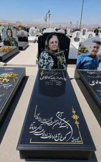 سنگ مزار گرانیت مشکی نطنز