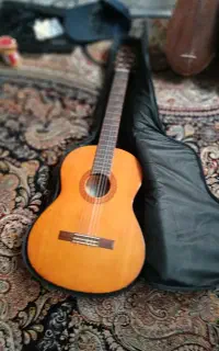 گیتار c-40  yamaha