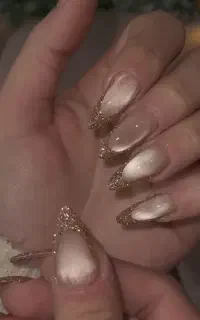استخدام ناخن کار و شینیون کار درصدی و اجاره