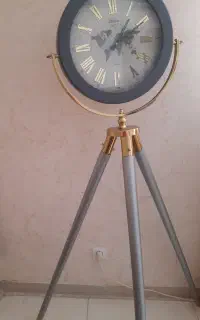ساعت ایستاده