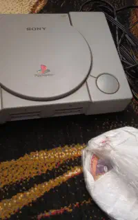 دستگاه ps1 پلی استیشن ۱ در حد نو