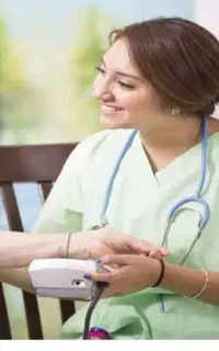 پرستاری از خانم سالمند در خانه