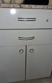 کمد و میز اتو در حد نو