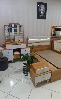 یک فروشنده خانم نیازمندیم