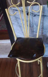 صندلی پایه بلند فلزی مناسب برا ارایشگاه