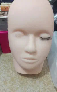 کله مانکن نو برای یادگیری نصب مژه به فروش می‌رسد
