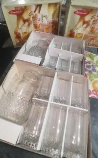 دو دست پارچ و لیوان باهم
