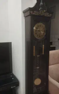 ساعت ایستاده چوبی