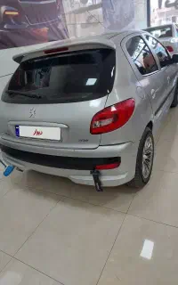 ماشین ۲۰۶ نقره ای تیپ ۲