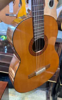 گیتار یاماها C40