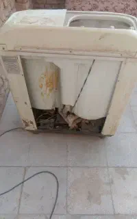 سلام دوستان عزیز یک عدد ماشین لباسشویی سالم