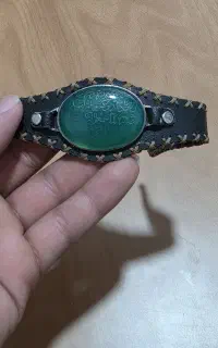 دستبند چرمی با سنگ عقیق سبز