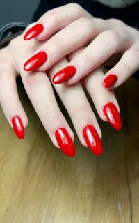 ارائه خدمات ناخن و آموزش با 7 سال سابقه کاری