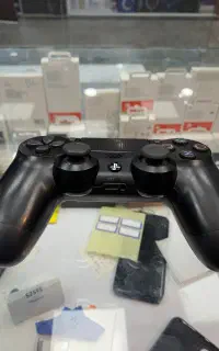 دسته PS4 DualShock 4 مشکی تمیز و سالم