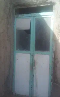 سلام یک عدد درب خونه بفروش میرسد