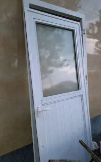 درب انباری ، سرویس ، پشت بام