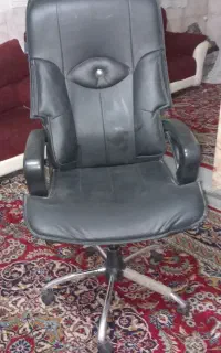 صندلی گردون و جک دار