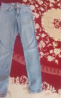 شلوار لی درحدنو ولی سالم