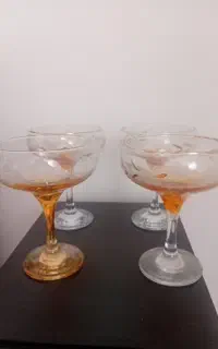 ۴عددگیلاس خوری