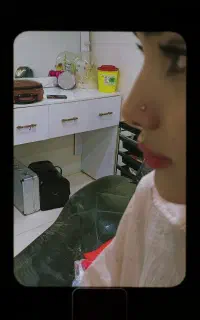 به دو نفر مدل برای انجام پیرسینگ ناف