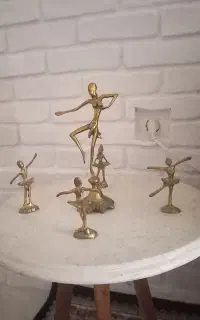 مجسمه های رقصنده برنز