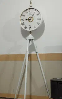 ساعت ایستاده