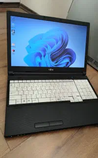 لپ ناپ فوجیتسو  i3