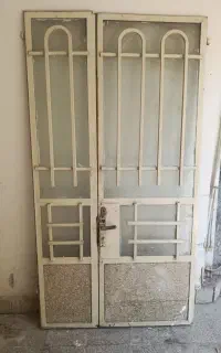 درب سالم بدون عیب ایراد  برای قیمتش هم کنار میام