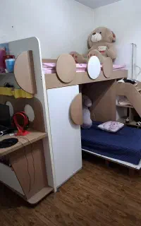 تخت خواب دو طبقه ایتالیایی به همراه میز تحریر