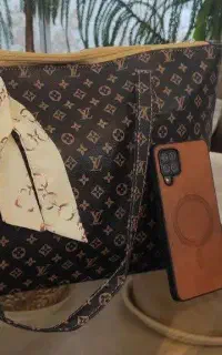 فروش کیف بعلت جمع آوری مغازه.