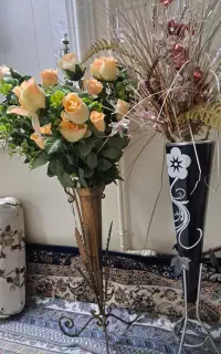 دو عدد گلدان مصنوعی