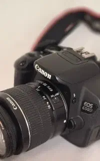 دوربین حرفه ای عطیقه کنون650d در حد صفر